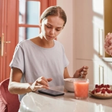 vrouw met vezelrijke voeding